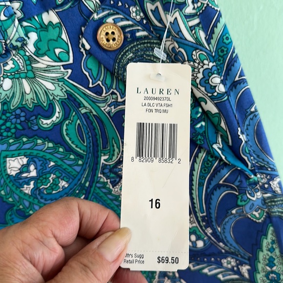 Ralph Lauren shorts. Size 16,paisley print, two front, two flat back pockets - Picture 5 of 10